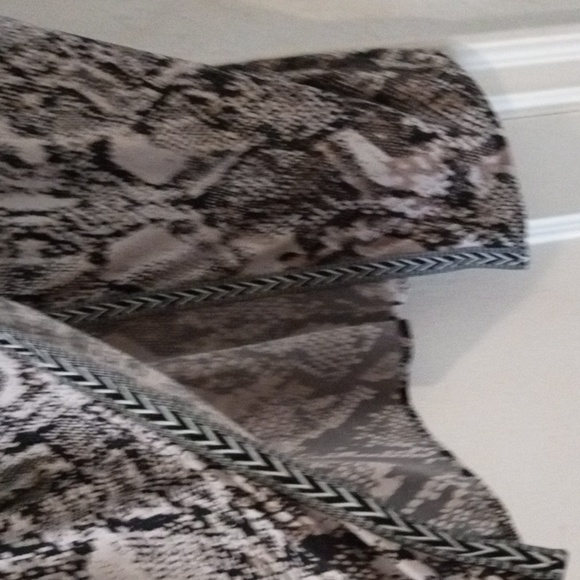 Top - Picture 4 of 4